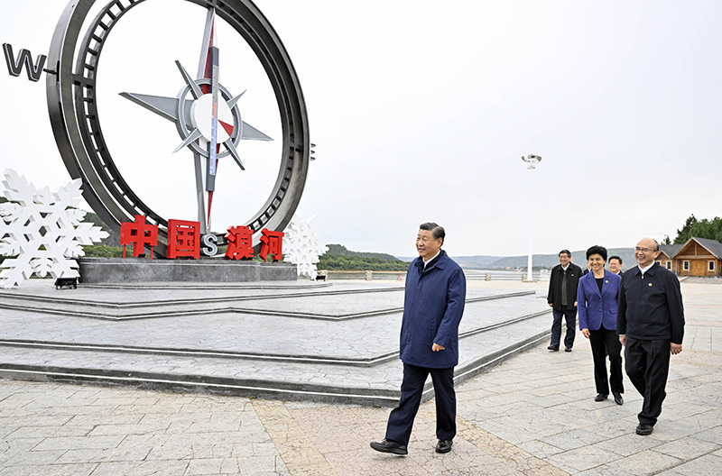 9月6日至8日，中共中央總書(shū)記、國(guó)家主席、中央軍委主席習(xí)近平在黑龍江考察。這是6日下午，習(xí)近平在大興安嶺地區(qū)漠河市北極村考察。