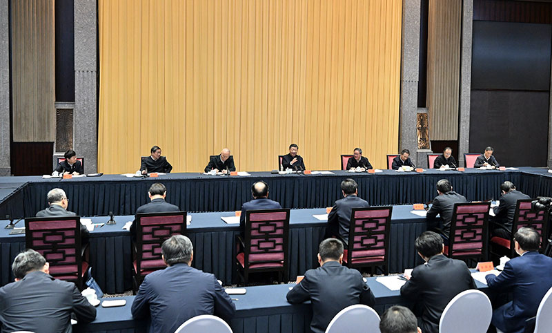 11月30日上午，中共中央總書記、國家主席、中央軍委主席習近平在上海主持召開深入推進長三角一體化發(fā)展座談會并發(fā)表重要講話。